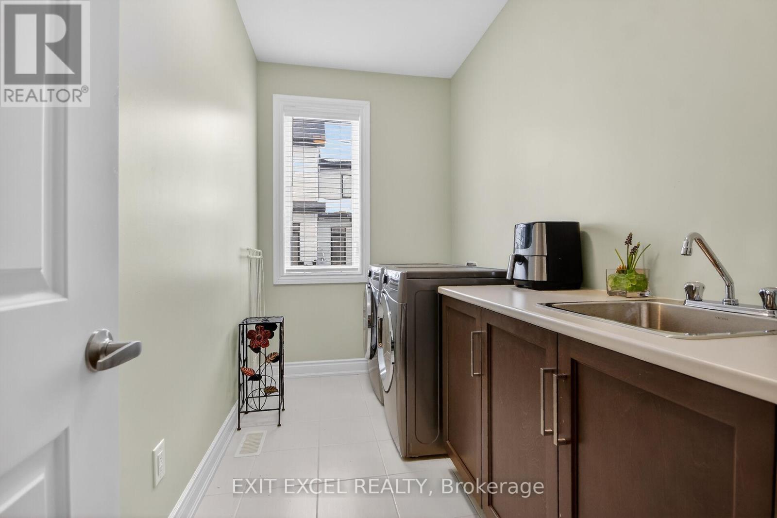 478 Fernside Street, Ottawa, ON - Indoor Photo Showing Laundry Room