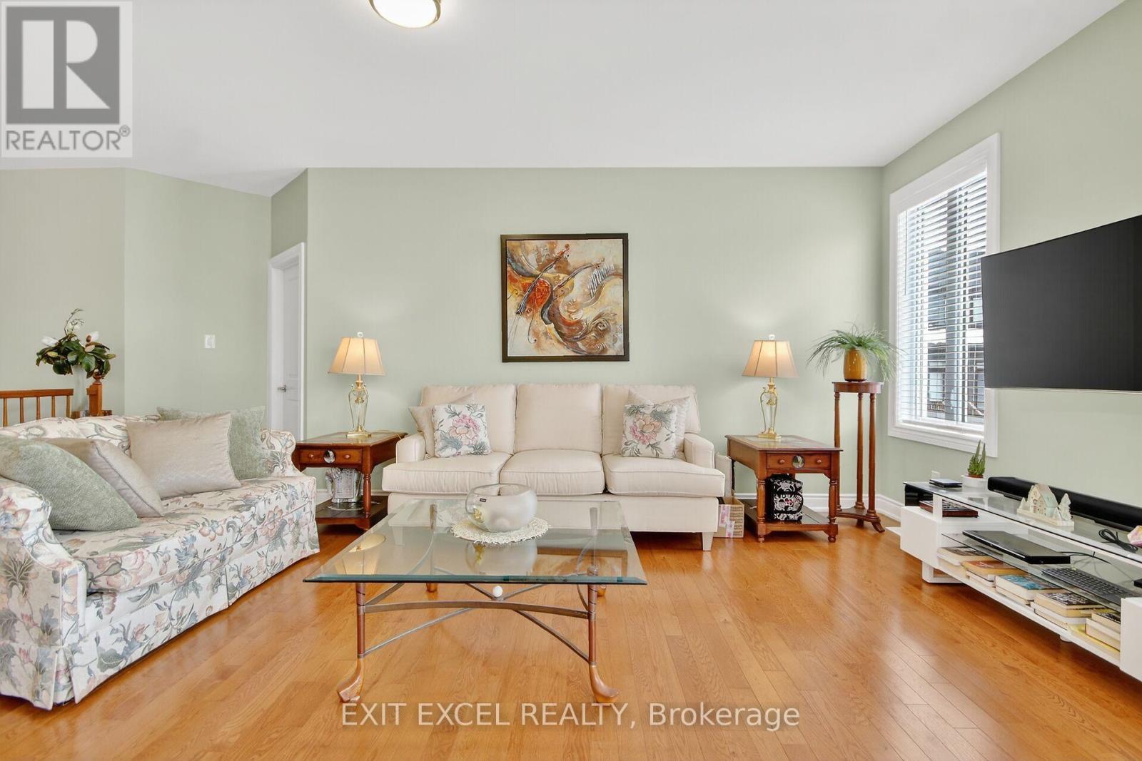 478 Fernside Street, Ottawa, ON - Indoor Photo Showing Living Room