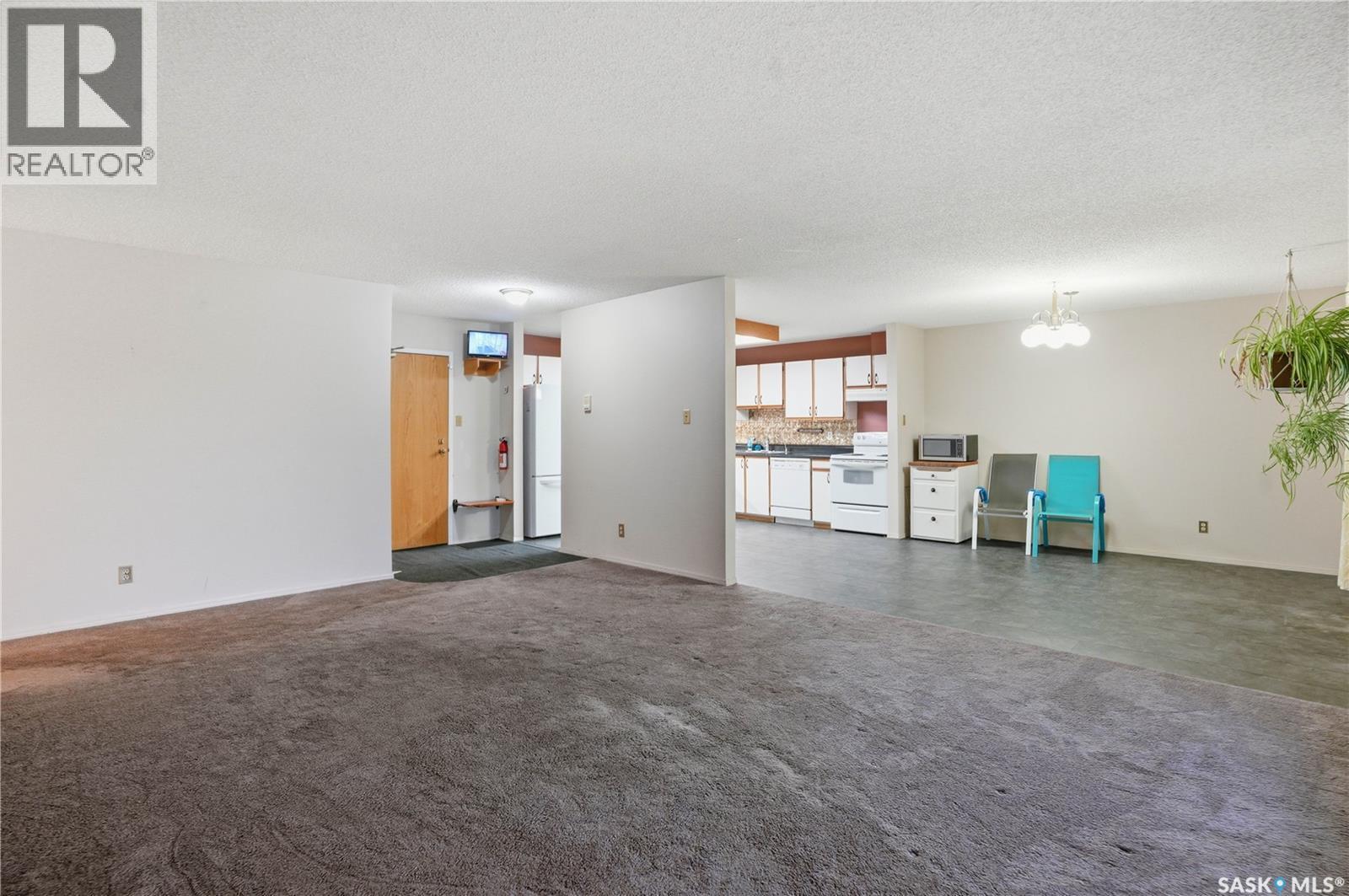 304 706 Confederation Drive, Saskatoon, SK - Indoor Photo Showing Other Room