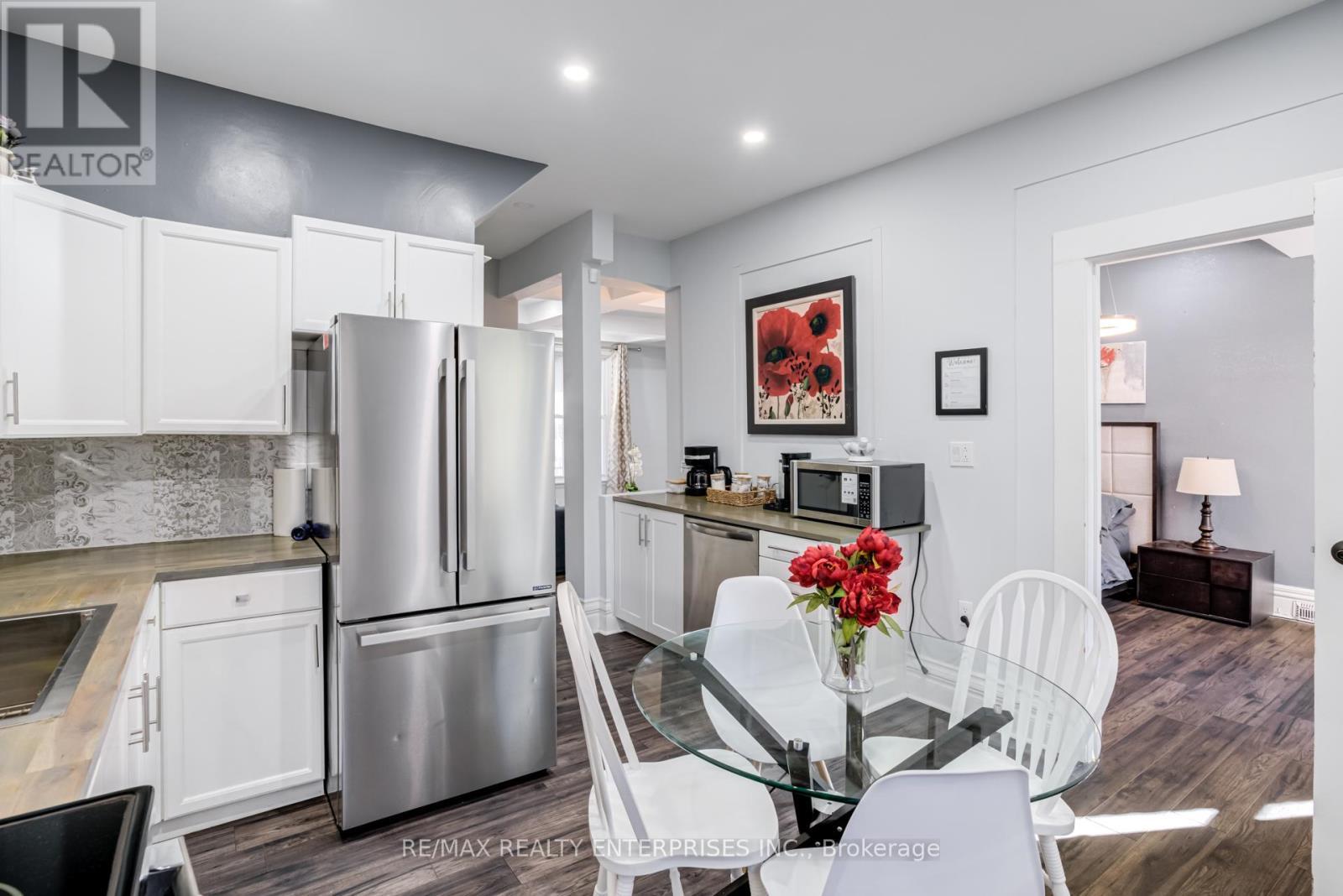 20 Sherman Avenue S, Hamilton, ON - Indoor
