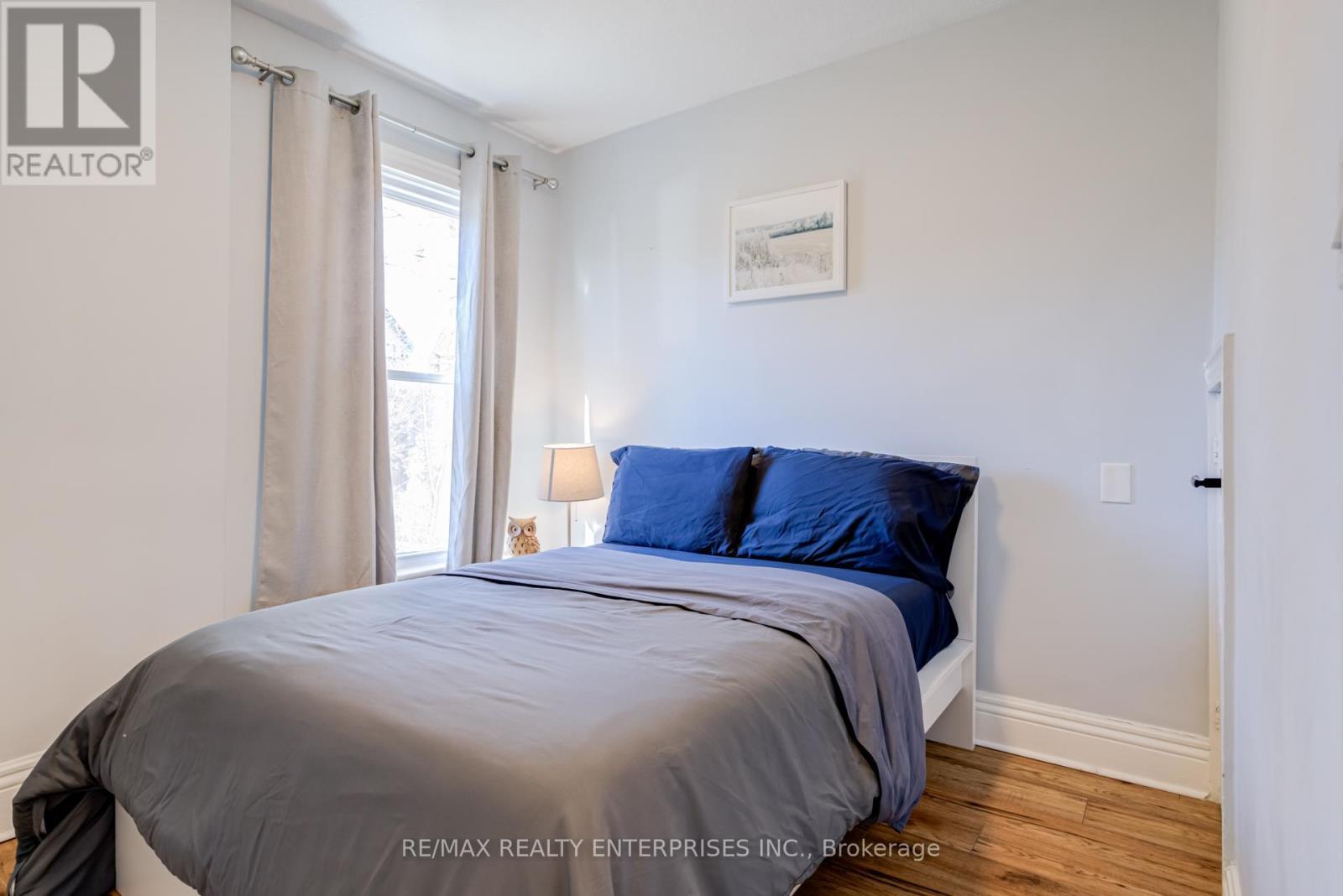 20 Sherman Avenue S, Hamilton, ON - Indoor Photo Showing Bedroom