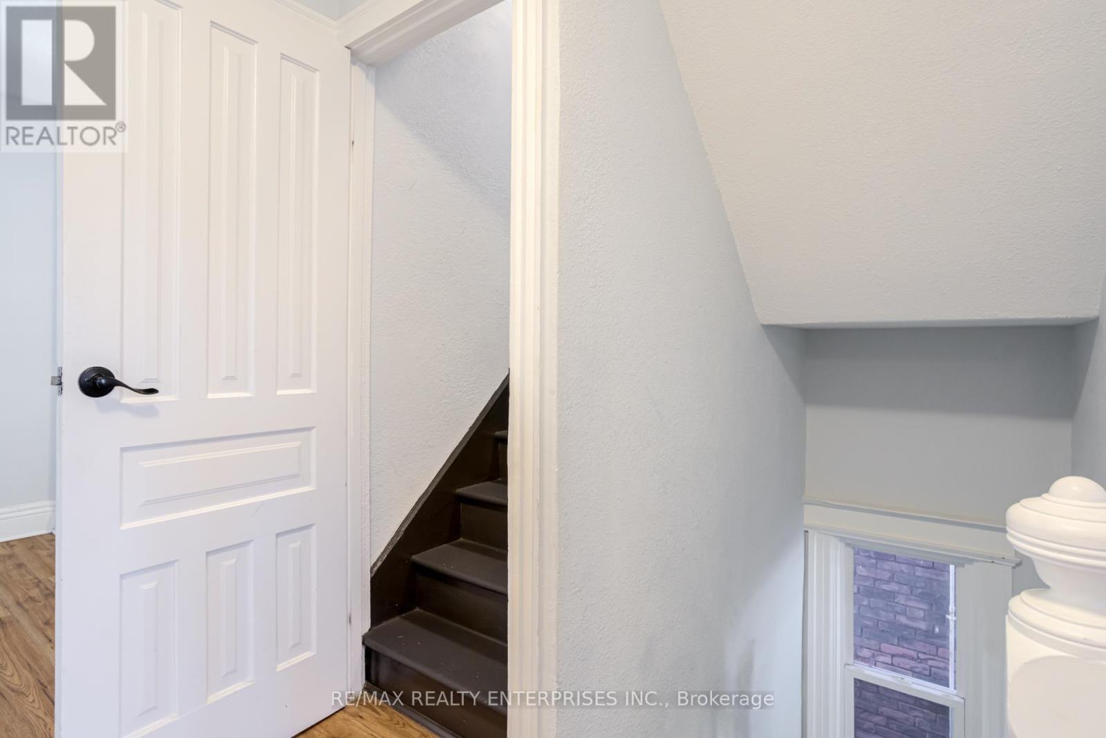 20 Sherman Avenue S, Hamilton, ON - Indoor