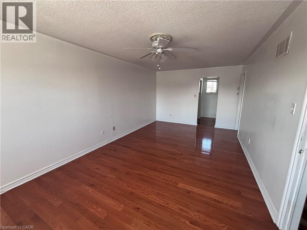 15 Strada Boulevard, St. Catharines, ON - Indoor Photo Showing Other Room