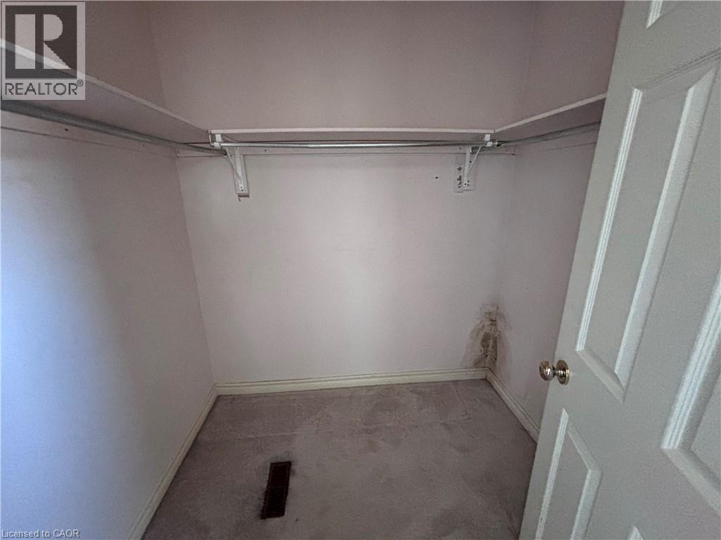 15 Strada Boulevard, St. Catharines, ON - Indoor With Storage