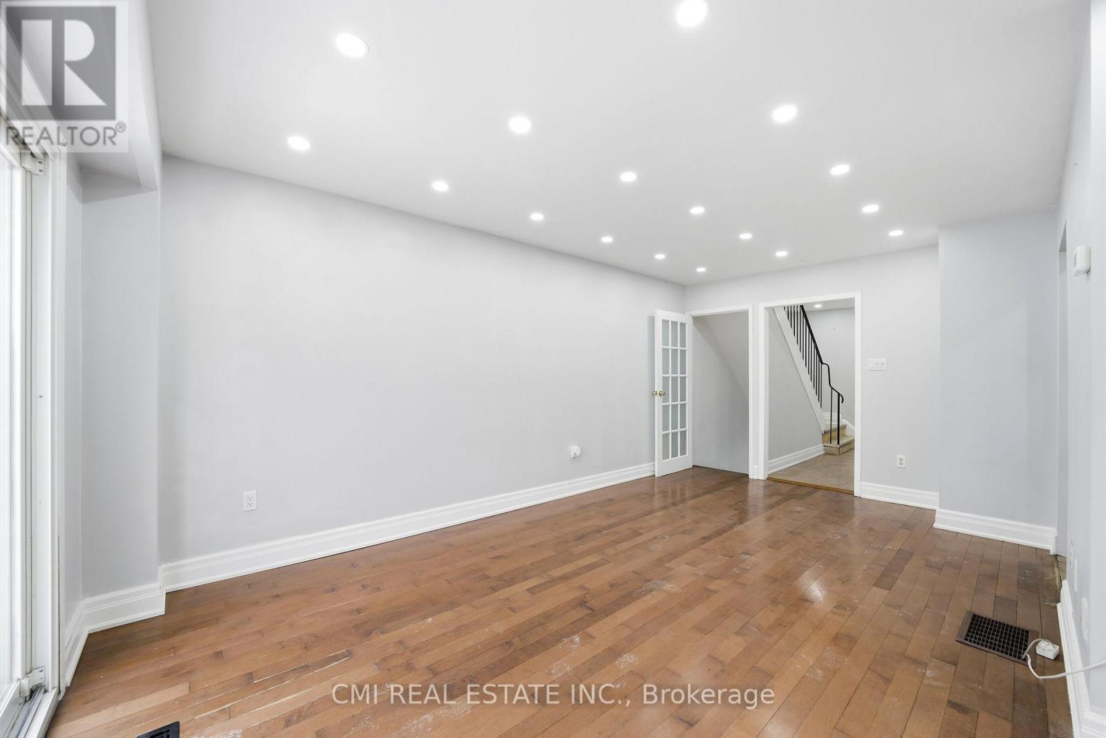 116 - 1538 Lancaster Drive, Oakville, ON - Indoor Photo Showing Other Room