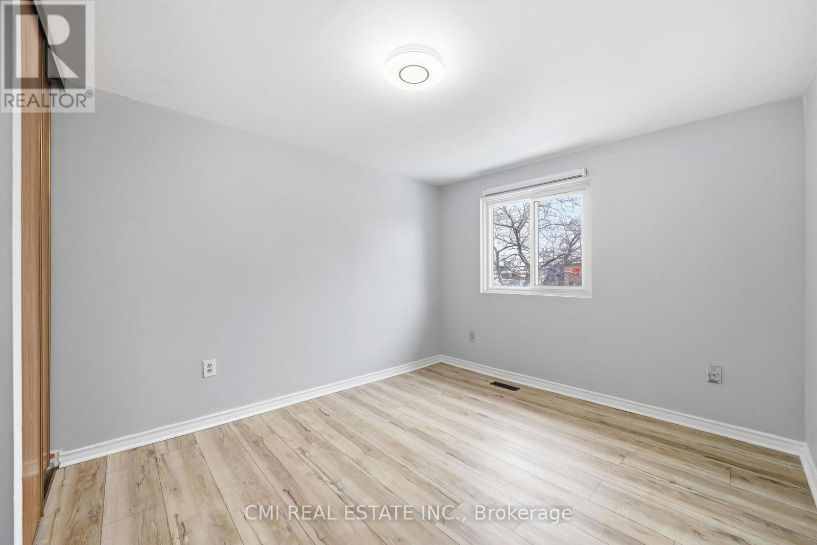 116 - 1538 Lancaster Drive, Oakville, ON - Indoor Photo Showing Other Room