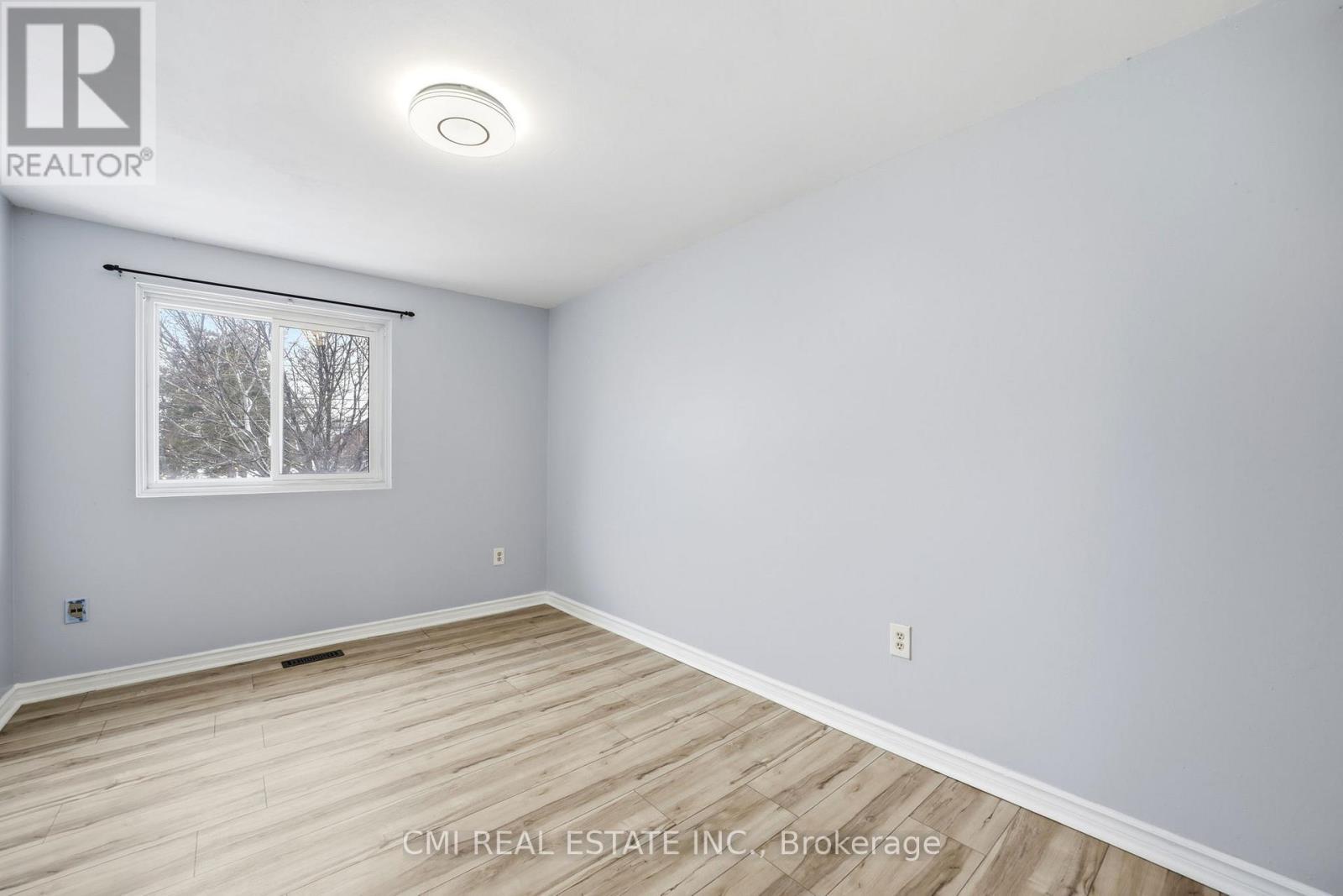 116 - 1538 Lancaster Drive, Oakville, ON - Indoor Photo Showing Other Room