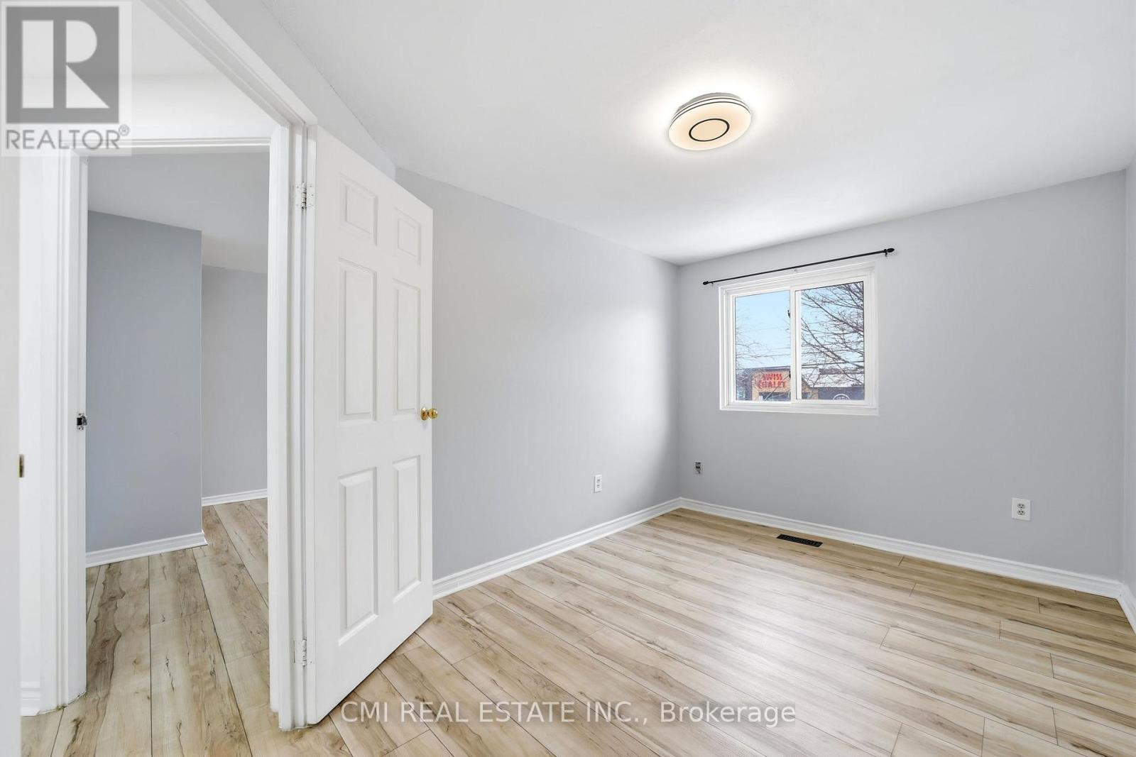 116 - 1538 Lancaster Drive, Oakville, ON - Indoor Photo Showing Other Room