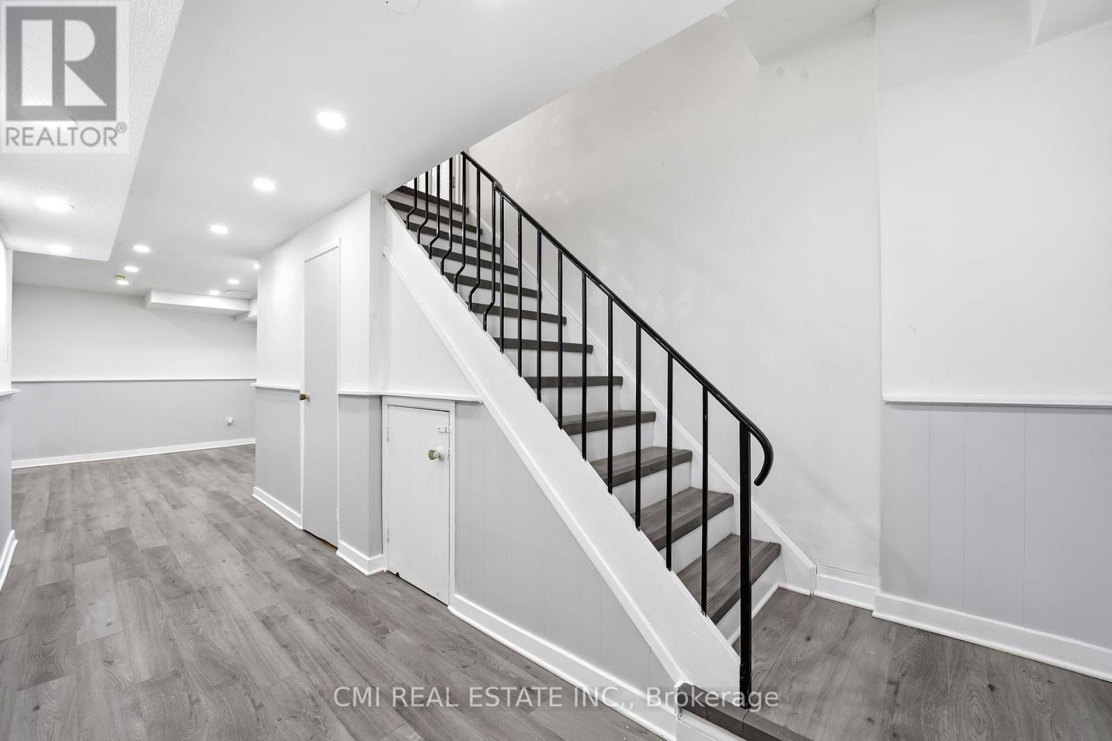 116 - 1538 Lancaster Drive, Oakville, ON - Indoor Photo Showing Other Room