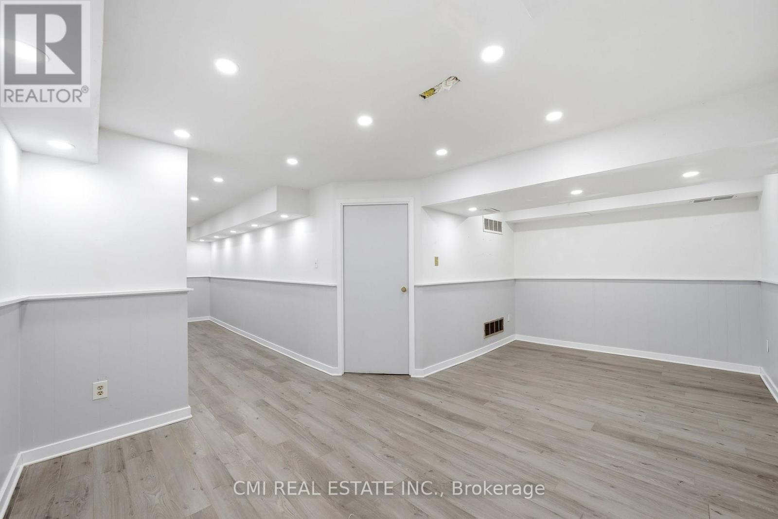 116 - 1538 Lancaster Drive, Oakville, ON - Indoor Photo Showing Other Room