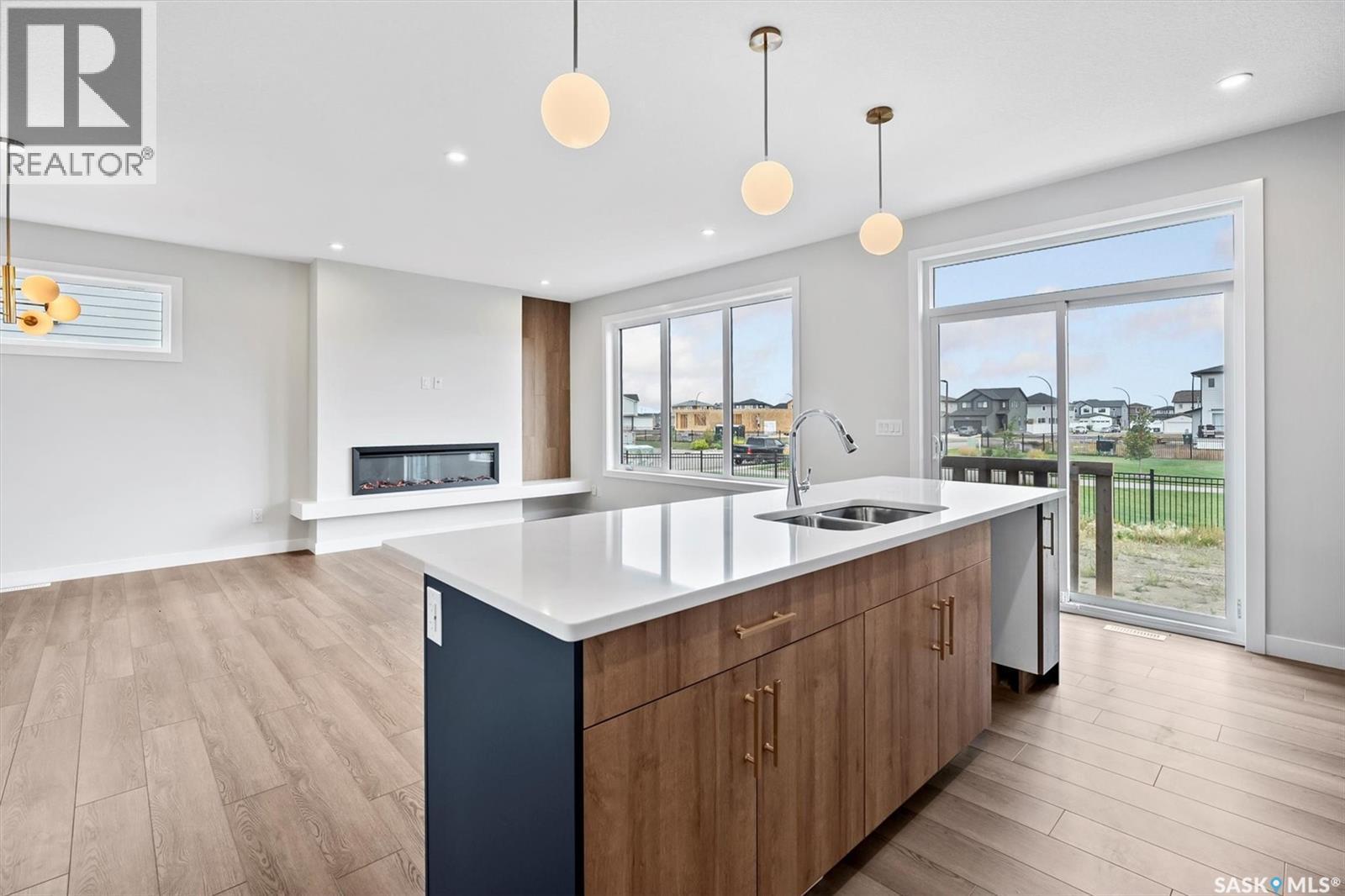 107 Katz Avenue, Saskatoon, SK - Indoor Photo Showing Kitchen With Double Sink