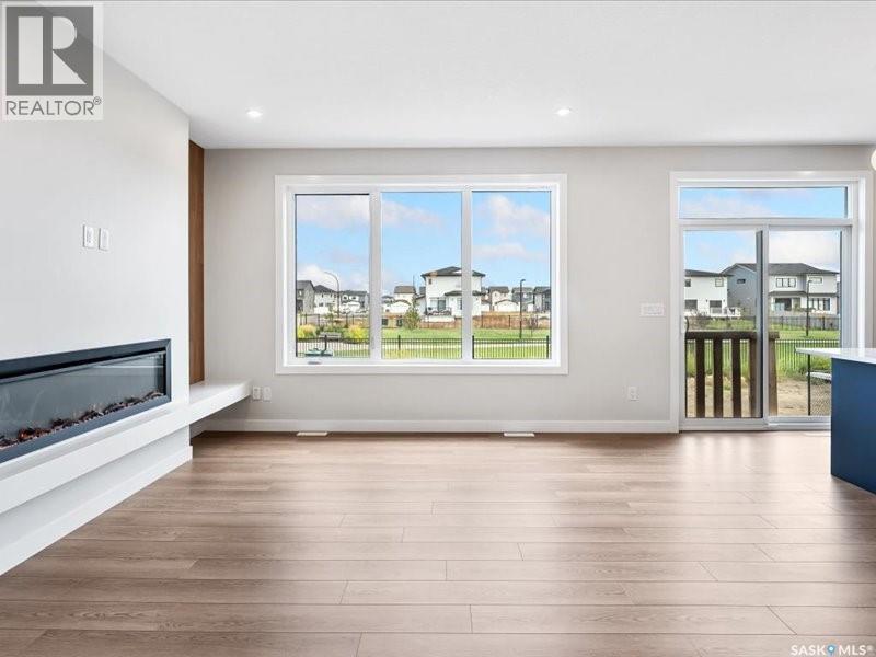 107 Katz Avenue, Saskatoon, SK - Indoor Photo Showing Living Room