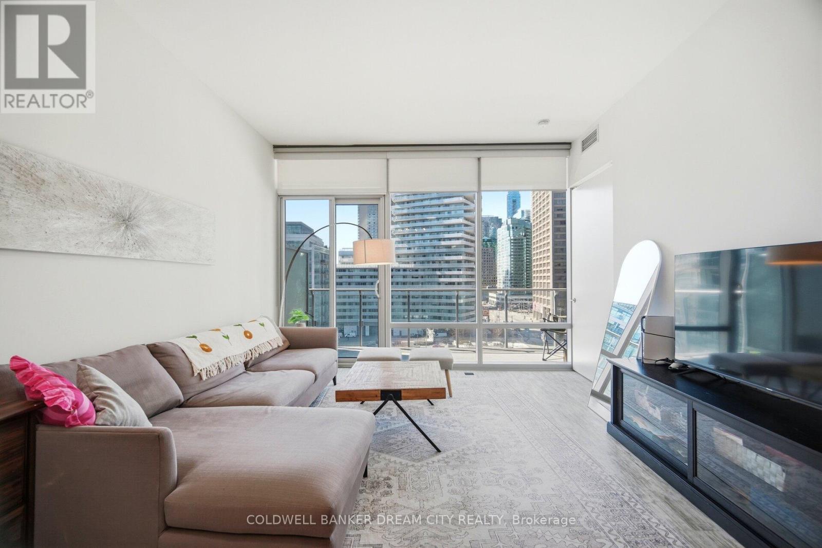 837 - 39 Queens Quay E, Toronto, ON - Indoor Photo Showing Living Room
