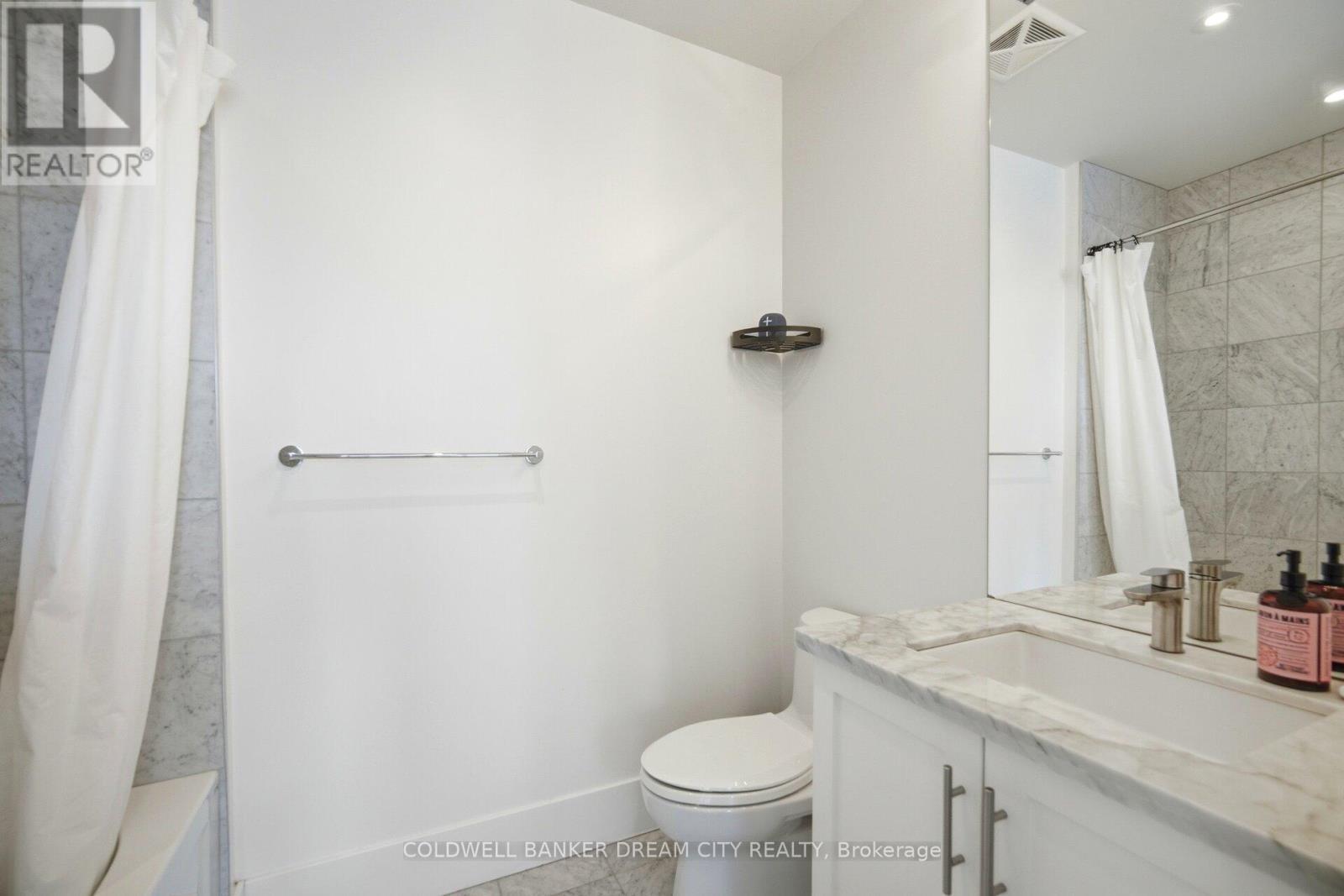 837 - 39 Queens Quay E, Toronto, ON - Indoor Photo Showing Bathroom