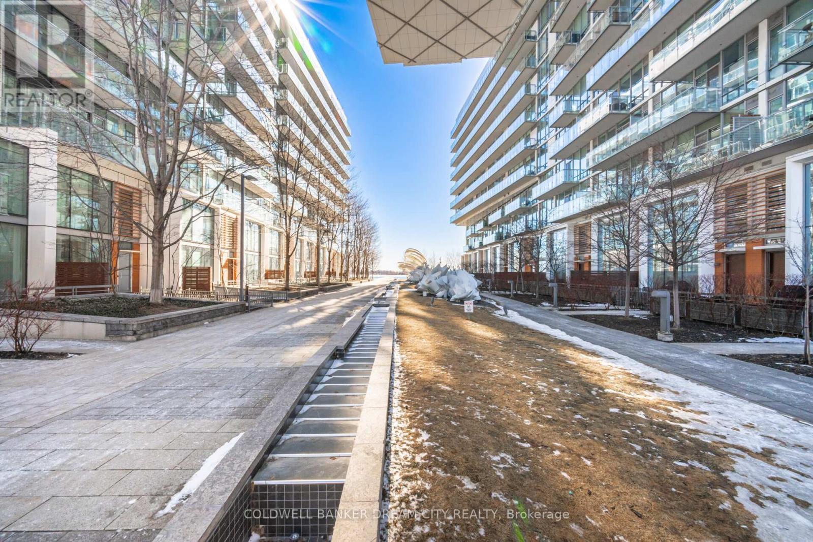 837 - 39 Queens Quay E, Toronto, ON - Outdoor