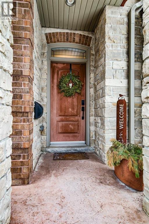 Covered porch - 124 Allen Street E, Waterloo, ON - Outdoor