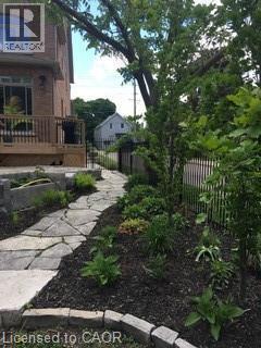 Stone pathways - 124 Allen Street E, Waterloo, ON - Outdoor