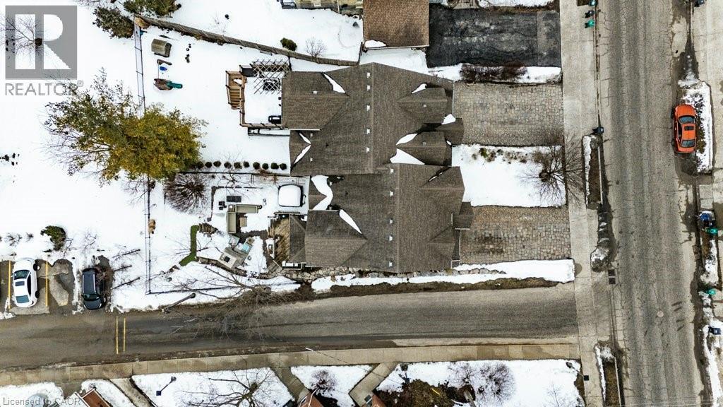 124 Allen Street E, Waterloo, ON -