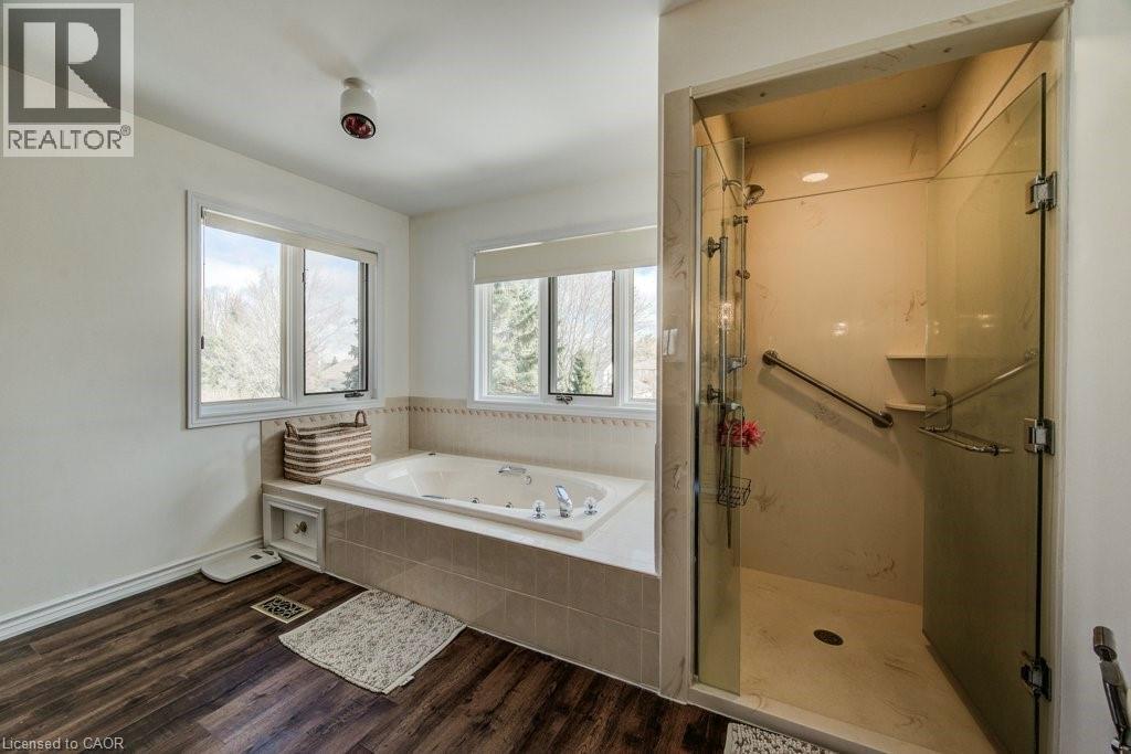342 Wyecroft Boulevard, Waterloo, ON - Indoor Photo Showing Bathroom