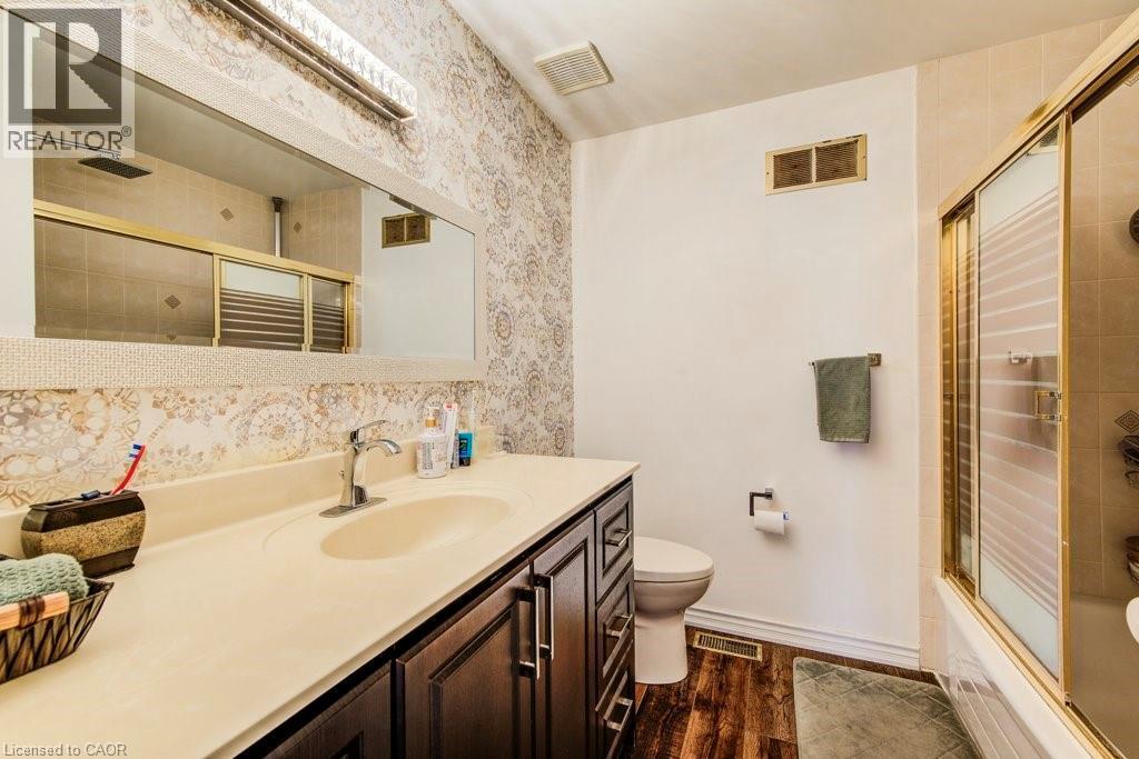 342 Wyecroft Boulevard, Waterloo, ON - Indoor Photo Showing Bathroom