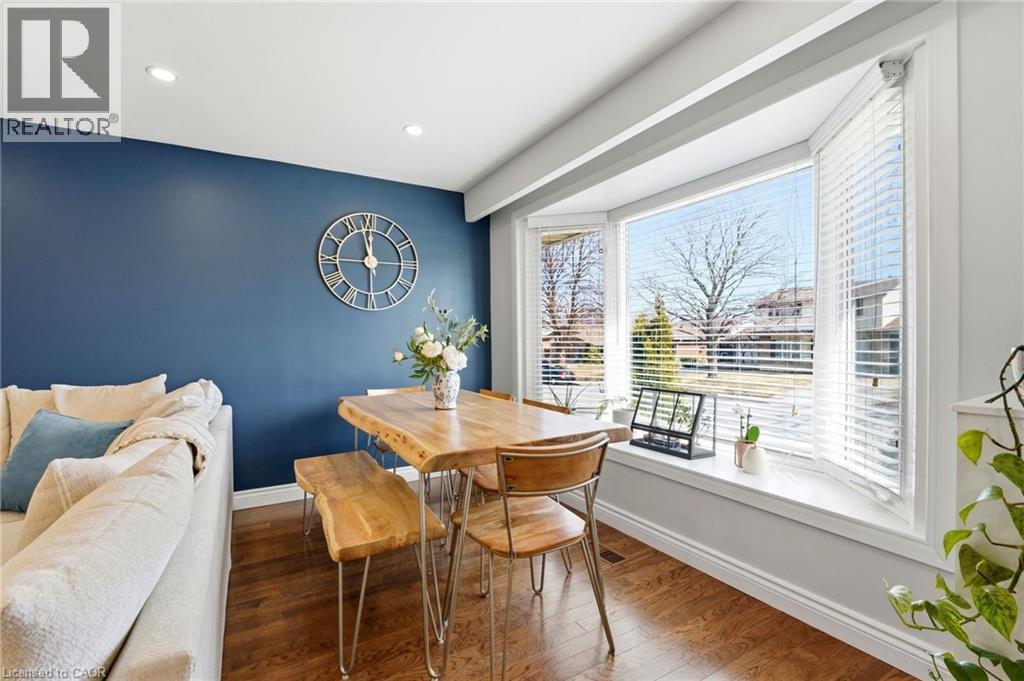 48 Champlain Avenue, Hamilton, ON - Indoor Photo Showing Dining Room