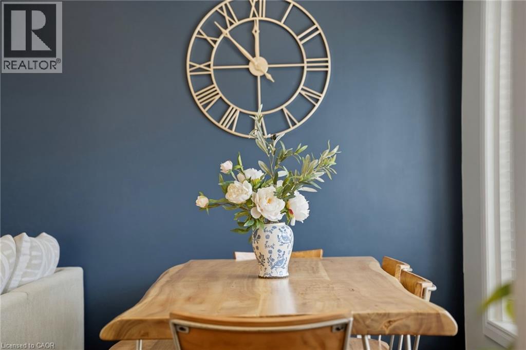 48 Champlain Avenue, Hamilton, ON - Indoor Photo Showing Dining Room