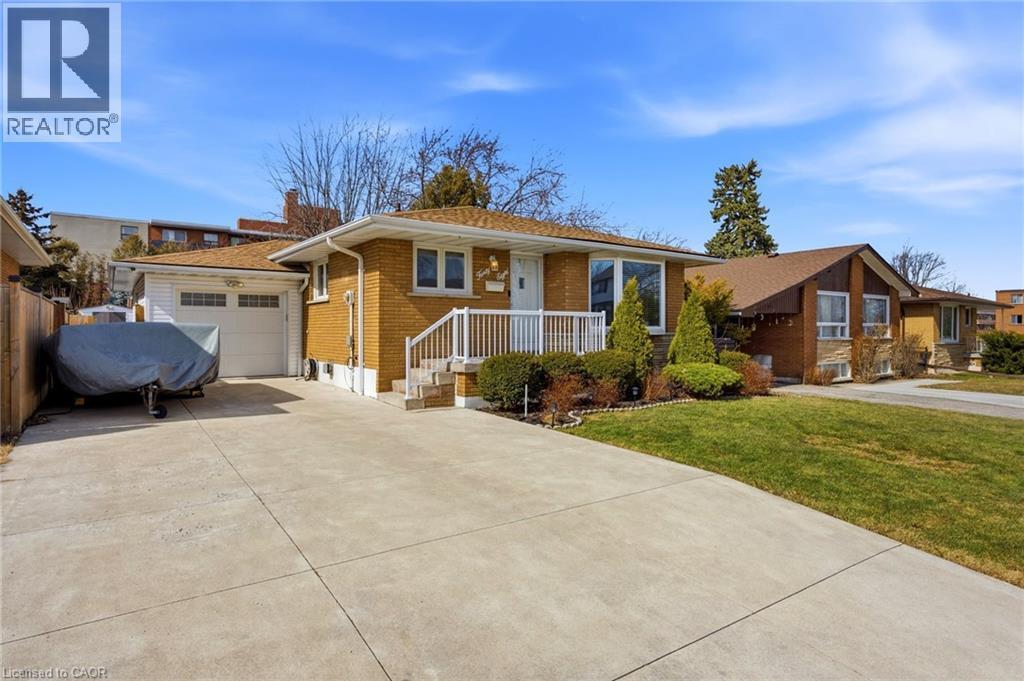 48 Champlain Avenue, Hamilton, ON - Outdoor