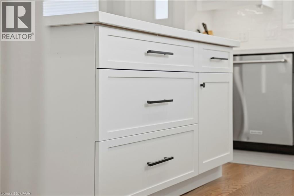 48 Champlain Avenue, Hamilton, ON - Indoor Photo Showing Other Room