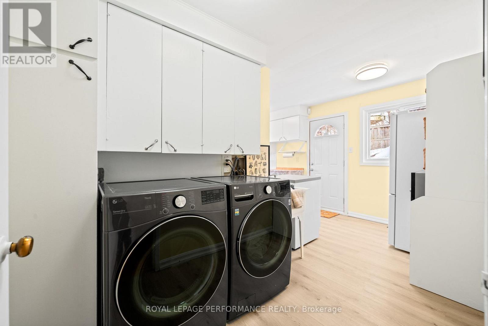 Laundry on same level - 1430 Edgecliffe Avenue, Ottawa, ON - Indoor Photo Showing Laundry Room
