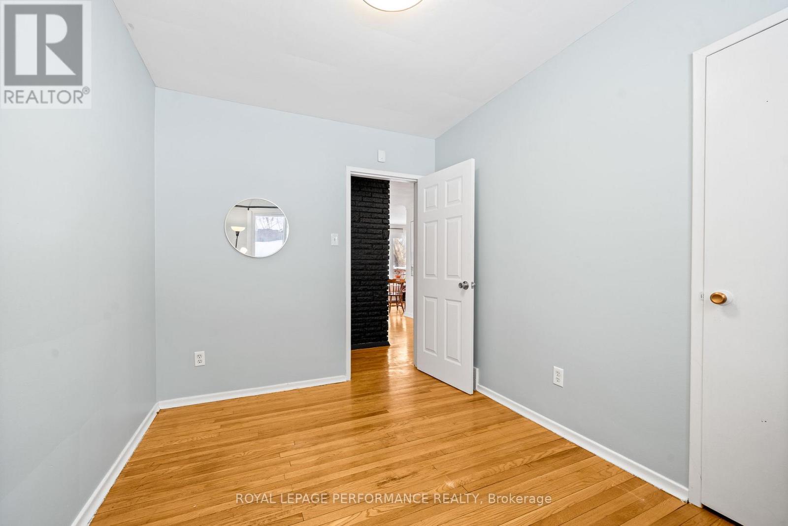 Smaller bedroom - 1430 Edgecliffe Avenue, Ottawa, ON - Indoor Photo Showing Other Room