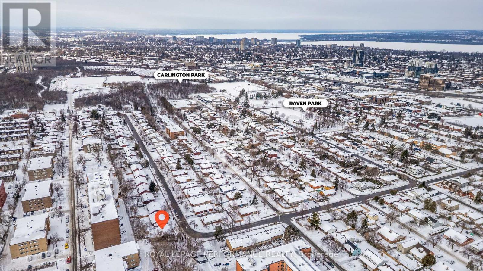 Centrally location close to the hwy - 1430 Edgecliffe Avenue, Ottawa, ON - Outdoor With View