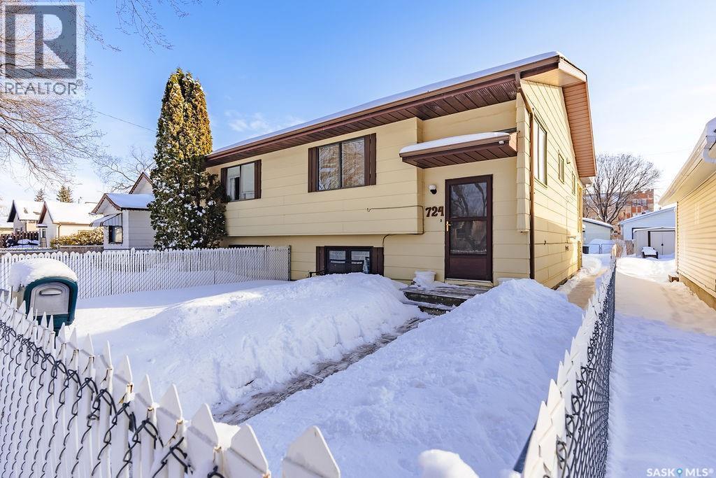 724 M Avenue S, Saskatoon, SK - Outdoor