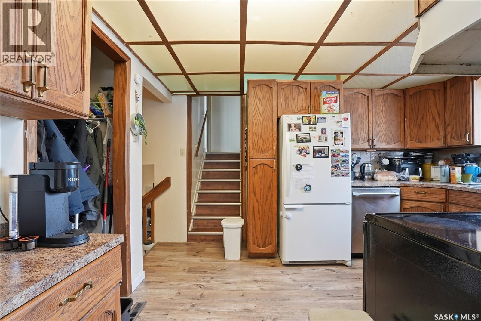 100 Cruise Street, Saskatoon, SK - Indoor Photo Showing Kitchen