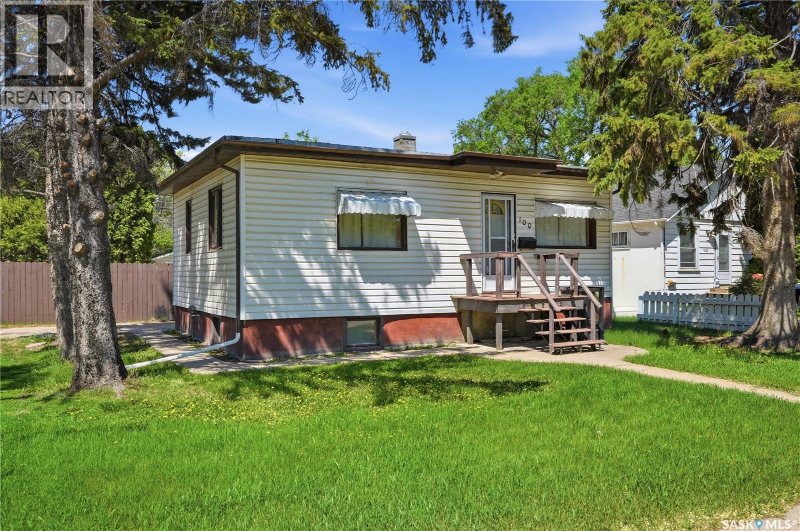 100 Cruise Street, Saskatoon, SK - Outdoor
