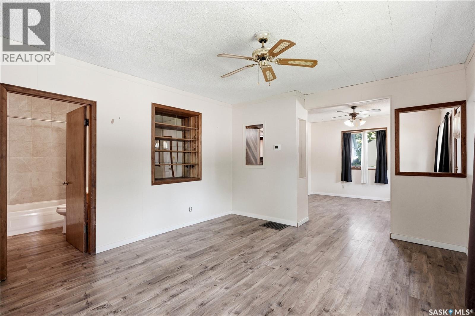 100 Cruise Street, Saskatoon, SK - Indoor Photo Showing Other Room