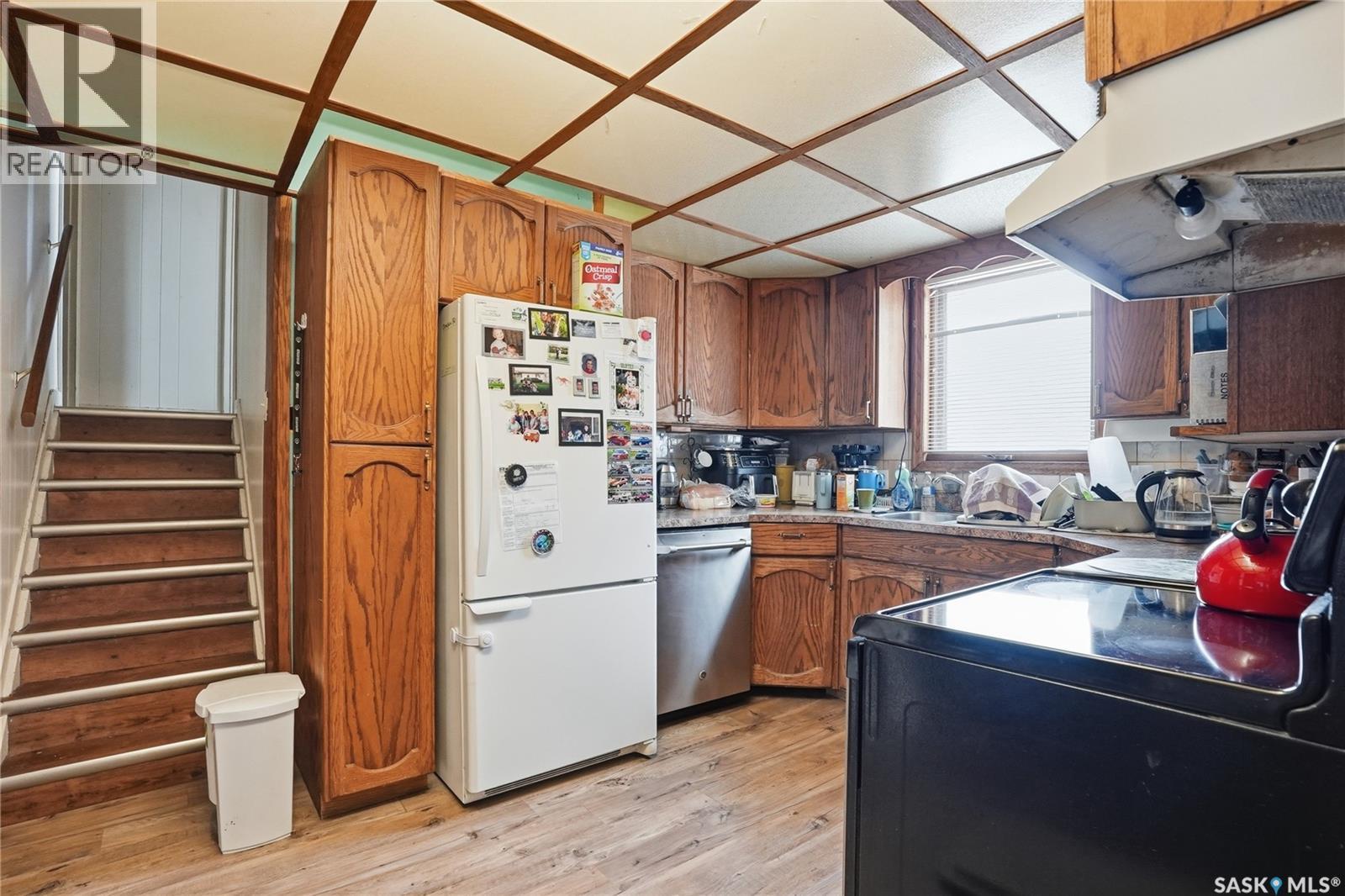 100 Cruise Street, Saskatoon, SK - Indoor Photo Showing Kitchen