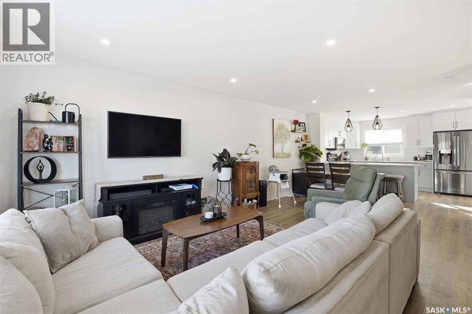 110 Westfield Road, Saskatoon, SK - Indoor Photo Showing Living Room