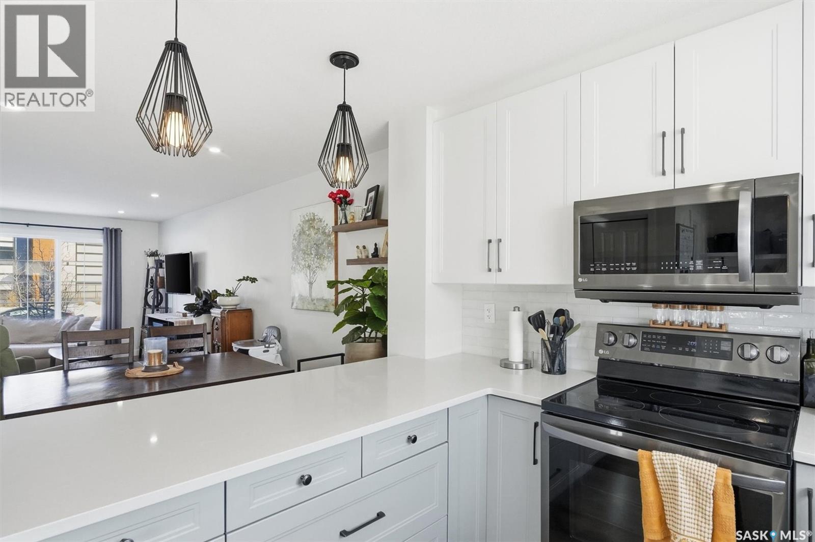 110 Westfield Road, Saskatoon, SK - Indoor Photo Showing Kitchen