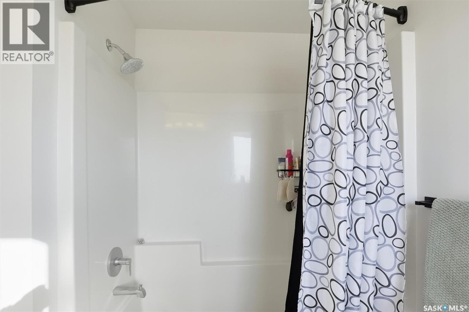 110 Westfield Road, Saskatoon, SK - Indoor Photo Showing Bathroom