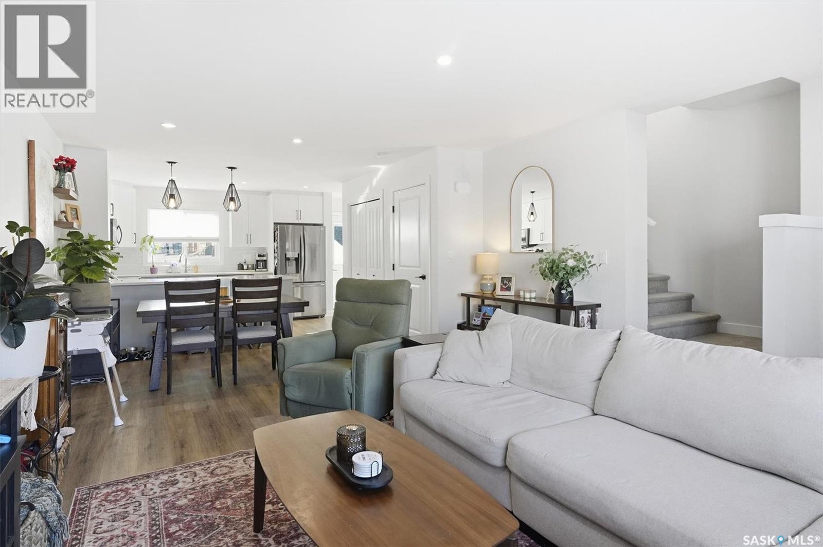 110 Westfield Road, Saskatoon, SK - Indoor Photo Showing Living Room