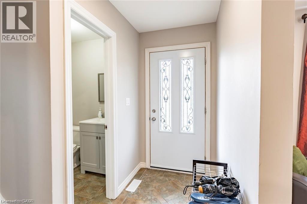 Entryway with stone finish flooring and baseboards - 72 Ingleside Drive Unit# Upper, Kitchener, ON - Indoor Photo Showing Other Room