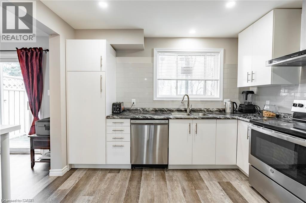 72 Ingleside Drive Unit# Upper, Kitchener, ON - Indoor Photo Showing Kitchen With Stainless Steel Kitchen With Double Sink With Upgraded Kitchen