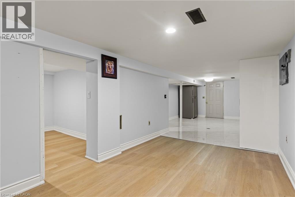 30 Webber Avenue, Hamilton, ON - Indoor Photo Showing Other Room