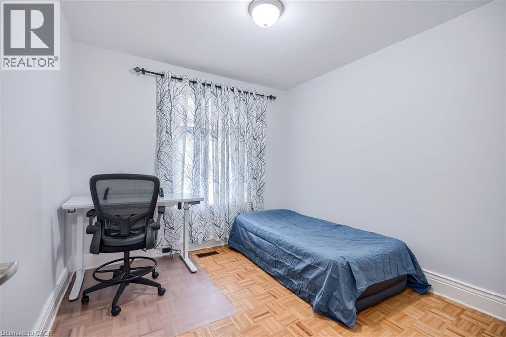 30 Webber Avenue, Hamilton, ON - Indoor Photo Showing Bedroom