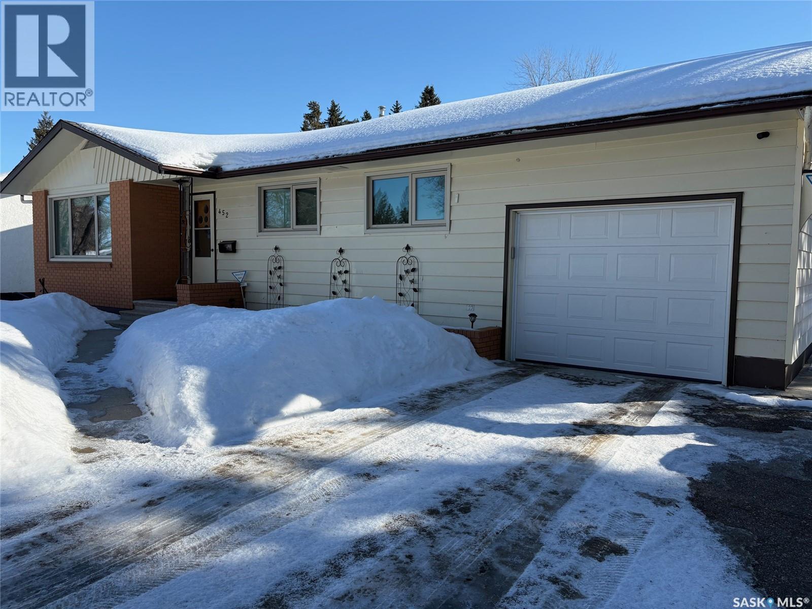 452 Mountview Road, Yorkton, SK - Outdoor