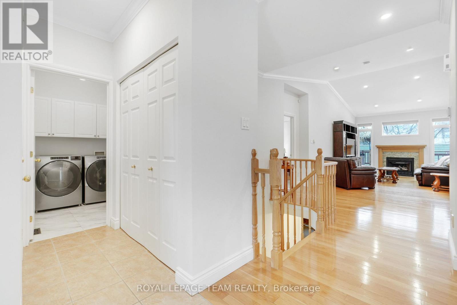 114 Bartlett Private, Ottawa, ON - Indoor Photo Showing Other Room