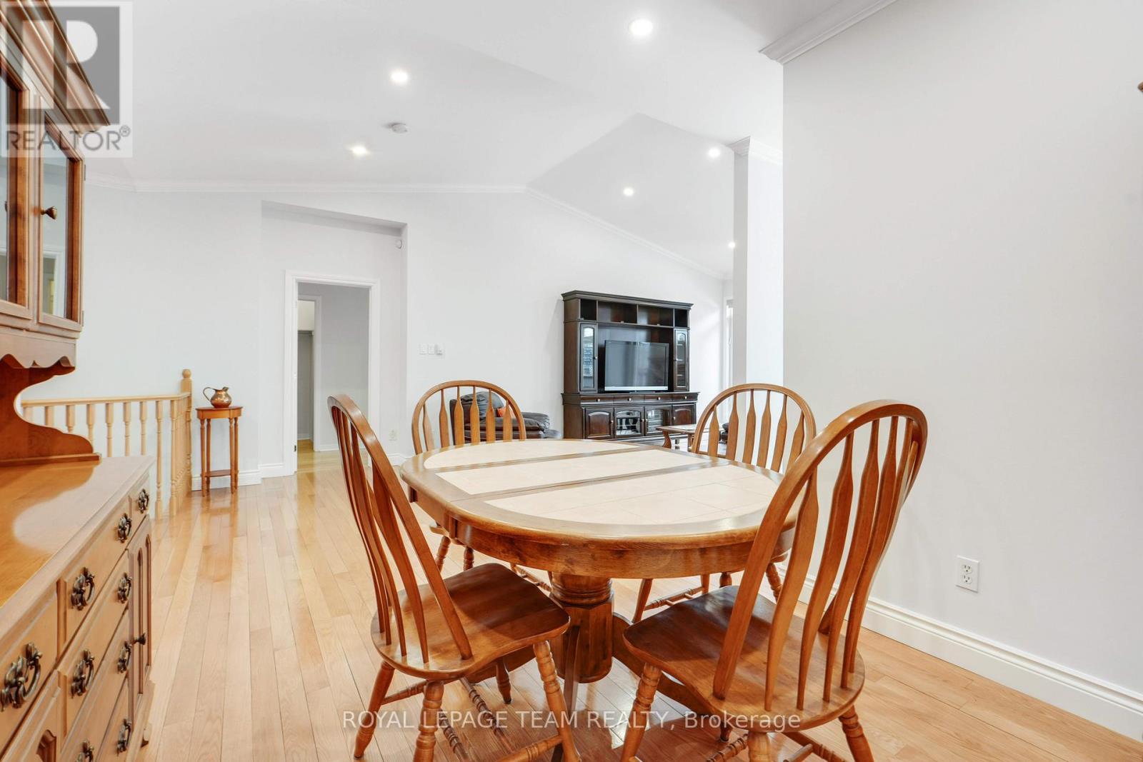 114 Bartlett Private, Ottawa, ON - Indoor Photo Showing Dining Room