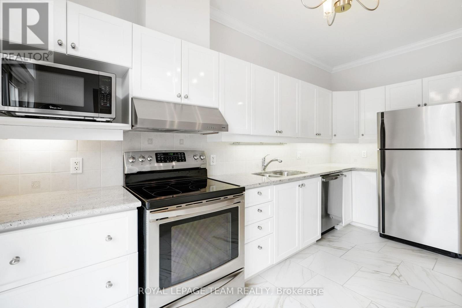 114 Bartlett Private, Ottawa, ON - Indoor Photo Showing Kitchen With Double Sink