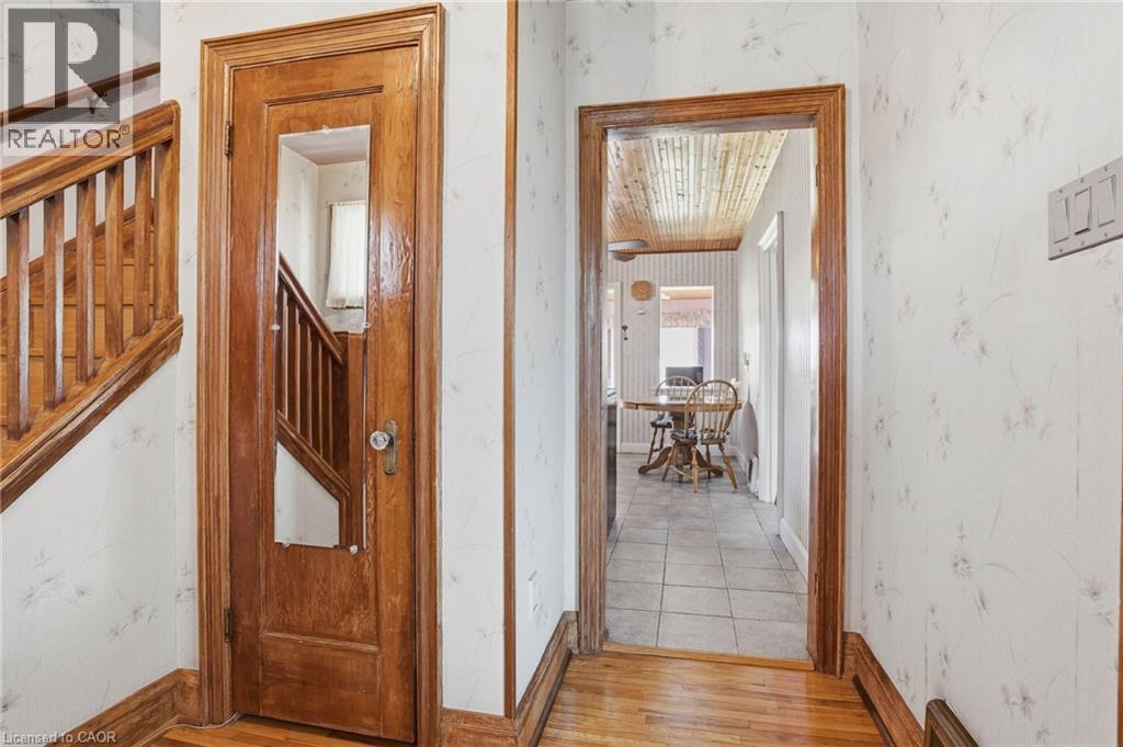 71 Weir Street S, Hamilton, ON - Indoor Photo Showing Other Room