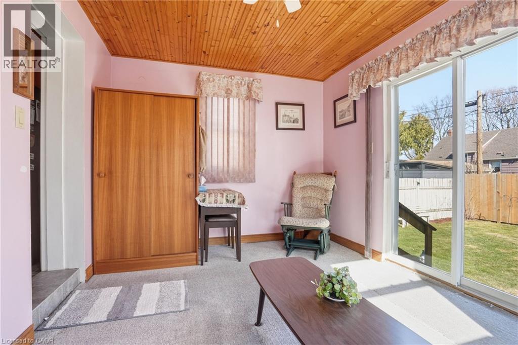 71 Weir Street S, Hamilton, ON - Indoor Photo Showing Other Room